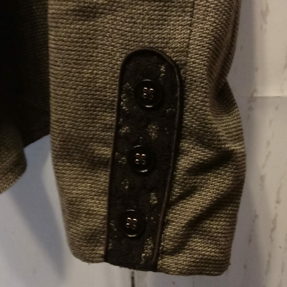 Jacket - Picture 5 of 6